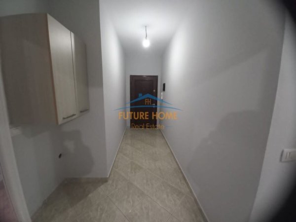 Tirane, jepet me qera apartament 1+1 Kati 3, 100 m² 300 € (ish Dogana)