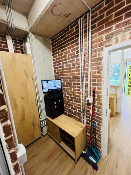 Tirane, jepet me qera dyqan Kati 0, 20 m² 300 € (Kompleksi Mangalem)