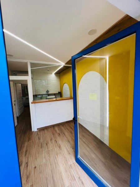 Tirane, jepet me qera dyqan Kati 0, 20 m² 300 € (Kompleksi Mangalem)