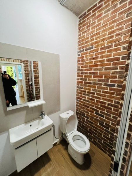 Tirane, jepet me qera dyqan Kati 0, 20 m² 300 € (Kompleksi Mangalem)