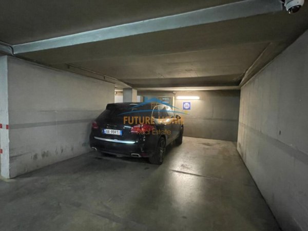 Tirane, jepet me qera Kati 3, 108 m² 1.000 € (rruga Mysylm Shyri)