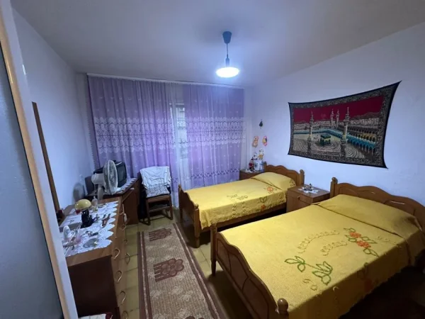 Tirane, jepet me qera apartament 2+1+Aneks Kati 4, 120 m² 450 € (vasil shanto)