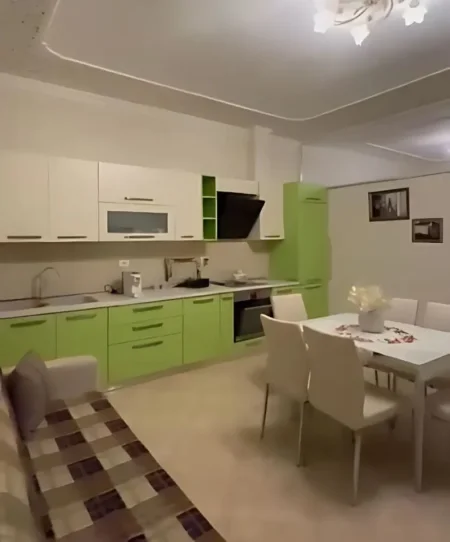 Tirane, jepet me qera apartament 1+1 Kati 1, 60 m² 380 € (Rruga Myslym Keta)