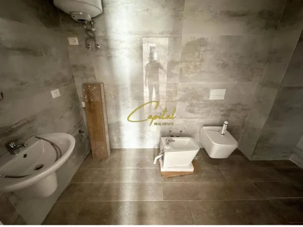 Tirane, shitet apartament 3+1 Kati 5, 150 m² 305.000 € (KOPSHTI BOTANIK)