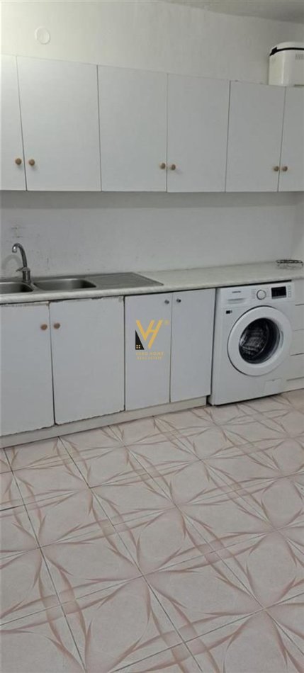 Shqiperi, jepet me qera apartament 2+1+Ballkon Kati 5, 85 m² 450 € (ALI DEMI)