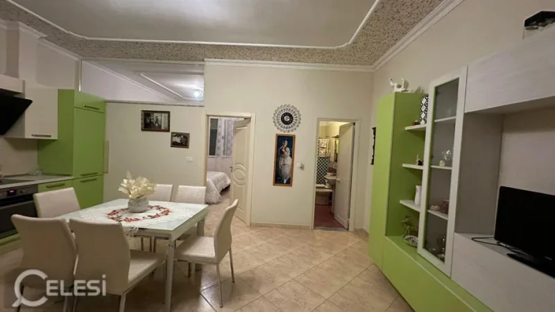 Tirane, jepet me qera apartament 1+1+Ballkon Kati 2, 65 m² 380 € (KINOSTUDIO)