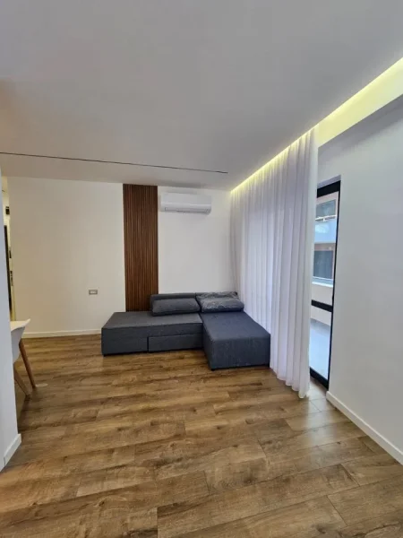 Tirane, jepet me qera apartament 2+1+Ballkon Kati 2, 95 m² 600 € (LIQENI I THATE)