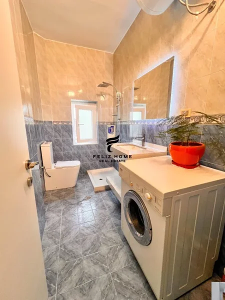 Tirane, jepet me qera zyre Kati 4, 80 m² 650 € (RRUGA E KAVAJES)