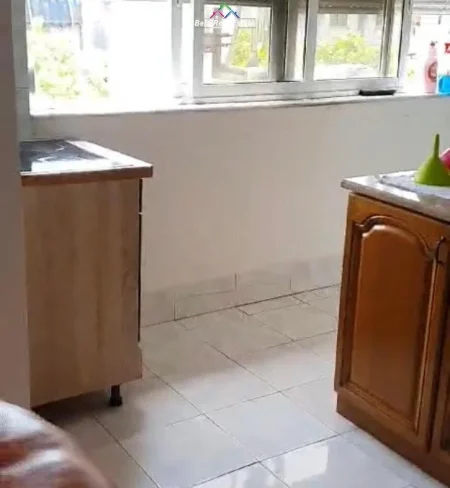 Tirane, jepet me qera apartament 2+1 Kati 5, 80 m² 450 € (ali demi)