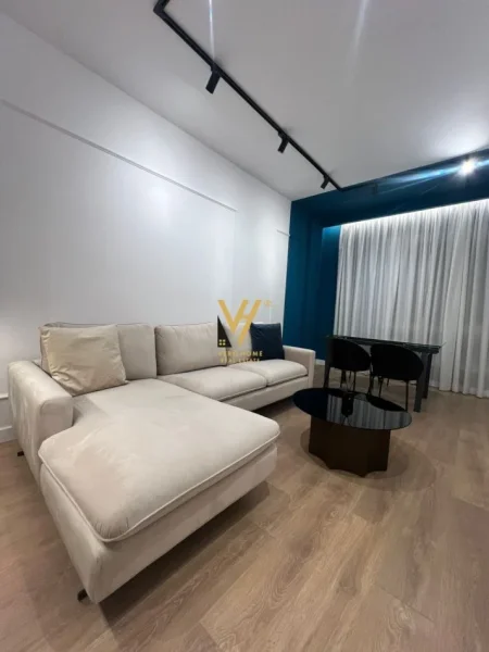 Tirane, jepet me qera apartament 1+1+Ballkon Kati 1, 70 m² 800 € (PORCELAN)