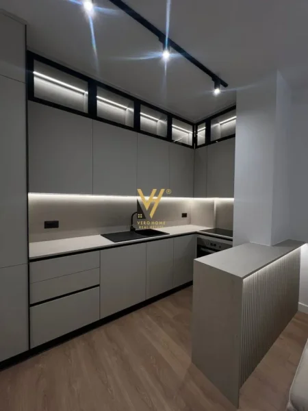 Tirane, jepet me qera apartament 1+1+Ballkon Kati 1, 70 m² 800 € (PORCELAN)