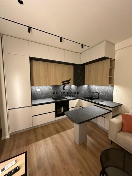 Tirane, jepet me qera apartament 1+1+Ballkon Kati 7, 53 m² 500 € (ALI DEMI)