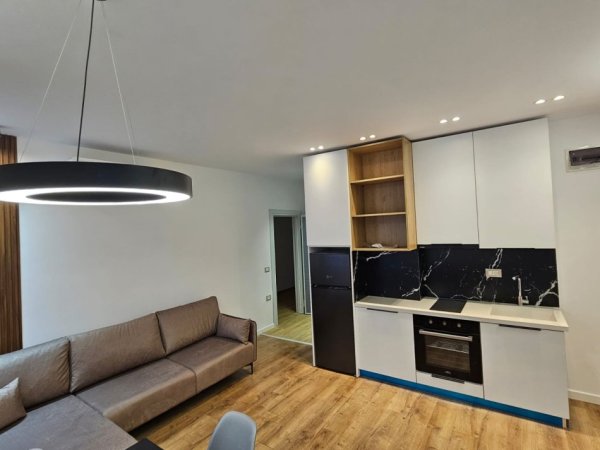 Tirane, jepet me qera apartament 2+1+Ballkon Kati 2, 95 m² 600 € (LIQENI I THATE)