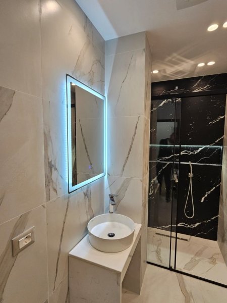 Tirane, jepet me qera apartament 2+1+Ballkon Kati 2, 95 m² 600 € (LIQENI I THATE)