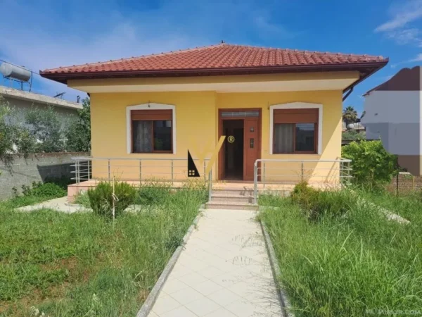 Tirane, shitet shtepi 3+1+Ballkon Kati 0, 109 m² 260.000 € (PICALLE)