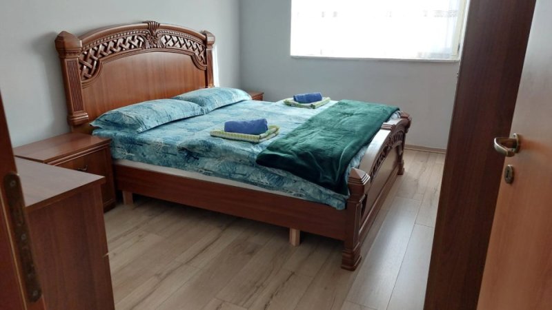 Tirane, jepet me qera apartament 2+1+Ballkon Kati 3, 80 m² 550 € (Te Mozaiku, Rr. Naim Frasheri)