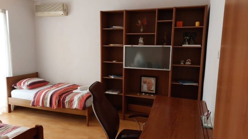 Tirane, jepet me qera apartament 2+1+Ballkon Kati 3, 80 m² 550 € (Te Mozaiku, Rr. Naim Frasheri)