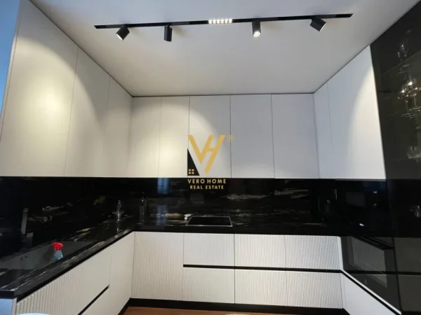 Tirane, jepet me qera Vile 3+1+Ballkon Kati 0, 200 m² 4.000 € (TEG)