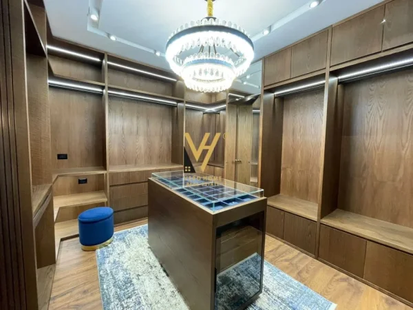 Tirane, jepet me qera Vile 3+1+Ballkon Kati 0, 200 m² 4.000 € (TEG)