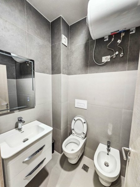 Tirane, jap me qera apartament 1+1+Ballkon Kati 3, 70 m² 59.000 lek (River Residence, Brenda Unazes se Re)