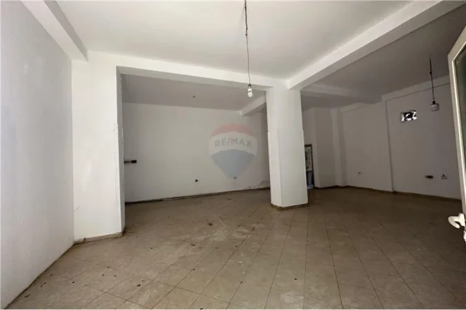 Tirane, jepet me qera , 120 m² 1.000 € (tek myslym shyri)