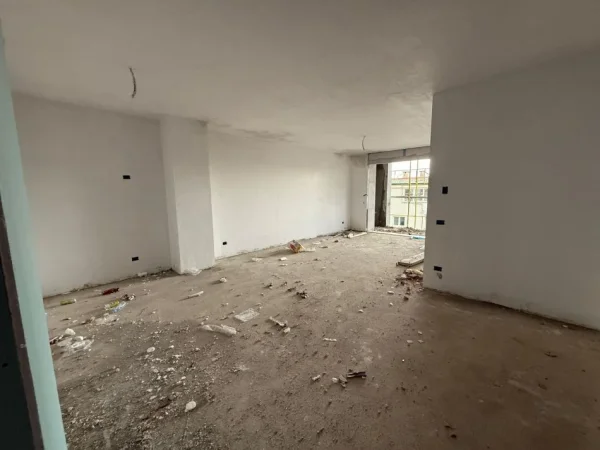 Shqiperi, shes apartament 2+1+Aneks+Ballkon Kati 4, 116 m² 229.000 € (Shitet apartament 2+1+2 Prane Radison Hotel)