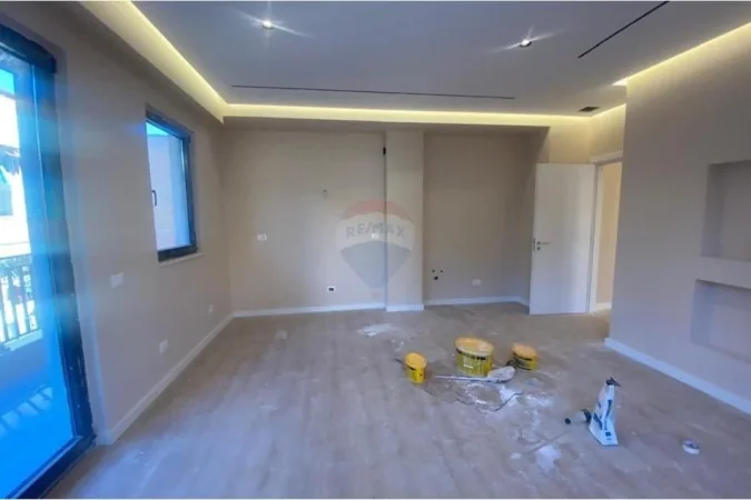 shitet 2+1 , 107 m² 232.000 € (Shitet apartament 2+1 ne nje nga rezidencat me të reja te zones, vetem 4 minuta larg nga Pazari i Ri.)