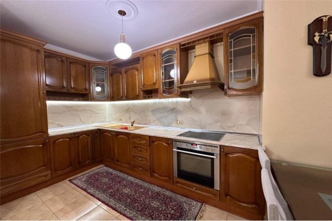 Tirane, jepet me qera 2+1 , 90 m² 1.000 € (Jepet me qira apartament 2+1 Sheshi Willson)