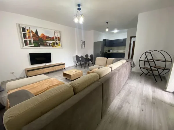 Tirane, jepet me qera apartament 4+1+Ballkon Kati 4, 200 m² 1.500 € (Te ish Ekspozita)