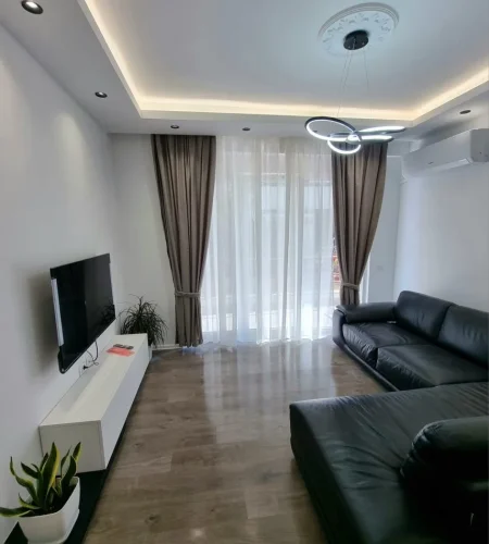 Tirane, jepet me qera apartament 2+1+Ballkon Kati 3, 95 m² 600 € (Liqeni i Thate te kompleksi FZ)