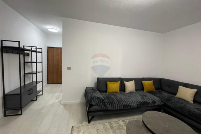 Tirane, jepet me qera apartament 1+1 Kati 3, 60 m² 650 € (Lulishtja, Komuna e Parisit)