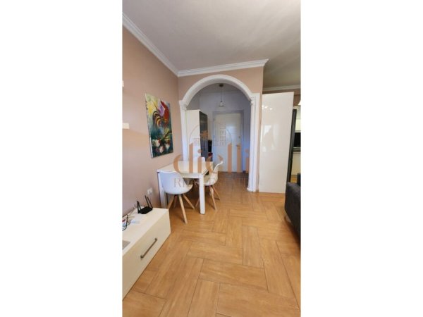 Tirane, jepet me qera apartament 2+1+Ballkon , 103 m² 600 € (tek ish Stacioni Trenit)