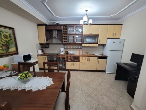 Tirane, jepet me qera apartament 1+1+Ballkon Kati 3, 500 € (prane Myslym Shyrit)