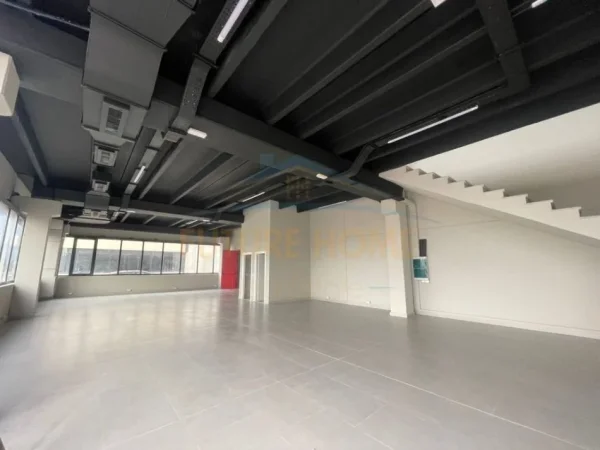 Tirane, jepet me qera magazine Kati 0, 1.100 m² 7.700 € (AUTOSTRADA TIRANE DURRES)