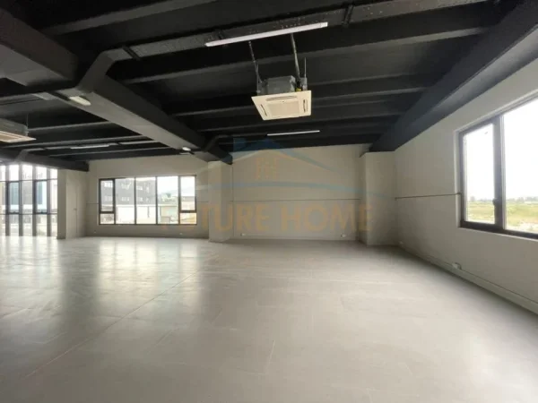 Tirane, jepet me qera magazine Kati 0, 1.100 m² 7.700 € (AUTOSTRADA TIRANE DURRES)