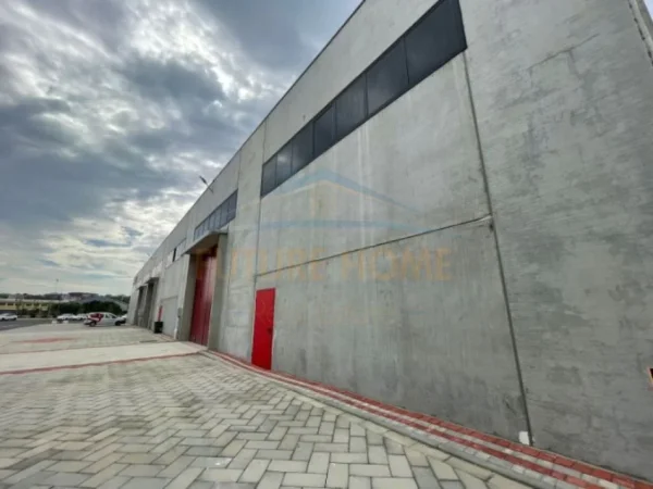 Tirane, jepet me qera magazine Kati 0, 1.100 m² 7.700 € (AUTOSTRADA TIRANE DURRES)