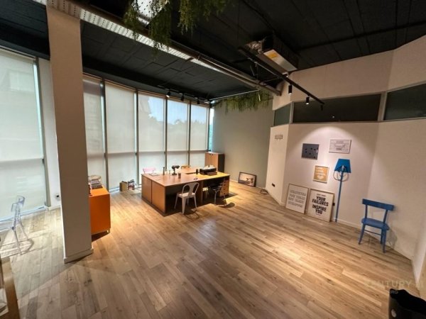 Tirane, jepet me qera ambjent biznesi Kati 2, 52 m² 1.000 € (Sami Frasheri)