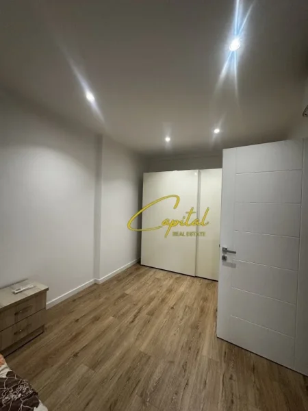 Tirane, jepet me qera apartament 2+1 Kati 0, 105 m² 700 € (XHAMLLIKU)