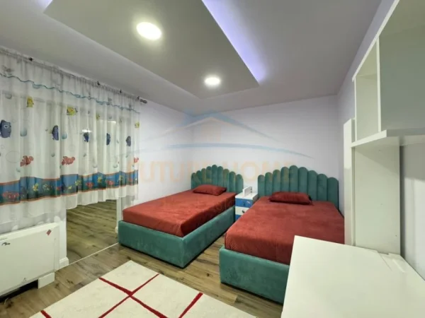 Tirane, jepet me qera apartament 3+1+Aneks+Ballkon Kati 1, 160 m² 1.200 € (Fakulteti i Inxhinierise se Ndertimit)