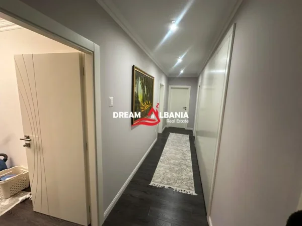 Tirane, jepet me qera apartament 3+1+Aneks+Ballkon Kati 5, 130 m² 800 € (Kodra Diellit)