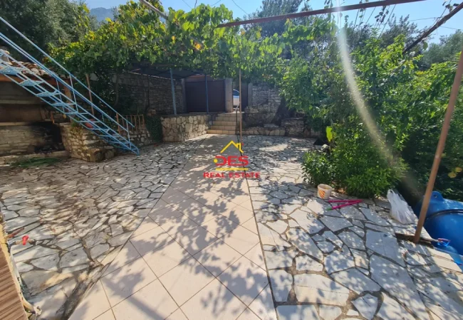 Himare, shitet shtepi 2+1+Ballkon Kati 1, 300 m² 290.000 € (Kdhes)