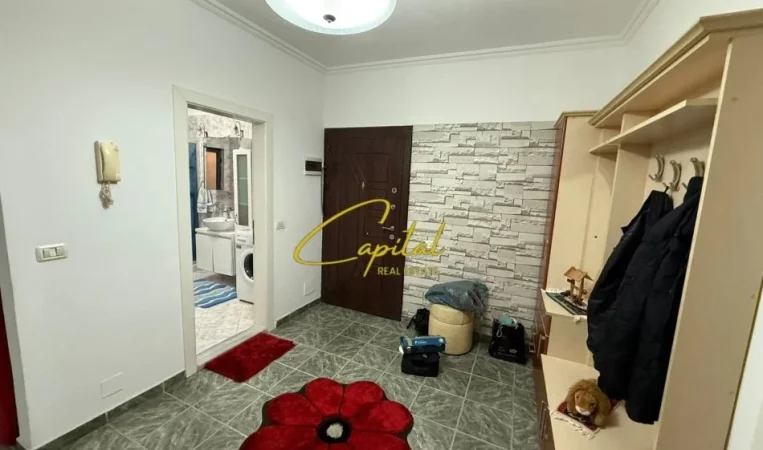 Tirane, jepet me qera apartament 2+1 Kati 11, 130 m² 650 € (21 DHJETORI)