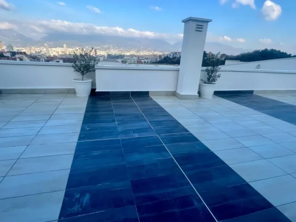 Tirane, jepet me qera apartament 1+1+Ballkon Kati 5, 70 m² 700 € (KODRA E DIELLIT)