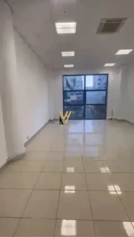 Tirane, jepet me qera zyre Kati 1, 60 m² 510 € (STADIUMI DINAMO)