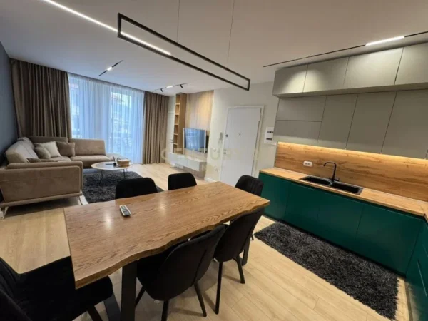 Tirane, shes apartament 2+1+2 , 109 m² 270.000 € (Sauk)