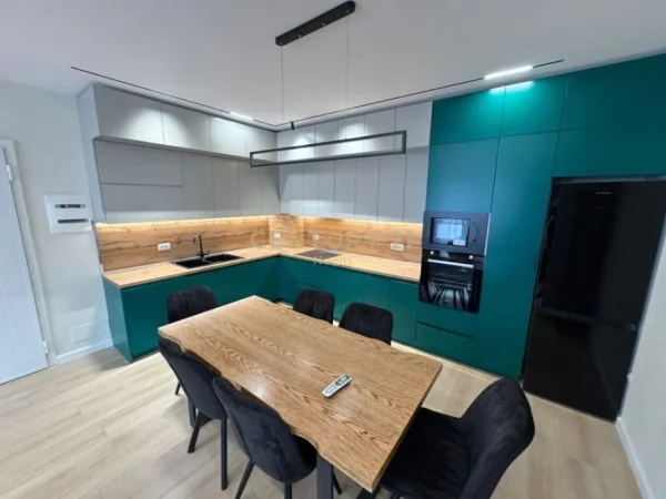 Tirane, shes apartament 2+1+2 , 109 m² 270.000 € (Sauk)