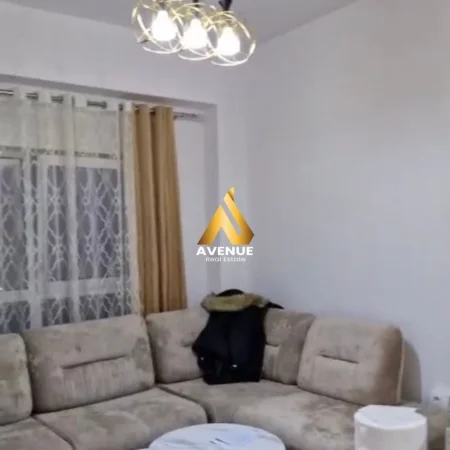 Tirane, jepet me qera apartament 2+1+Ballkon Kati 3, 90 m² 550 € (pasho hysa)