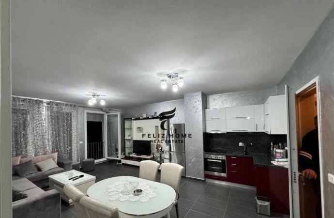Durres, shitet apartament 2+1+Ballkon Kati 3, 82 m² 165.000 € (DURRES)