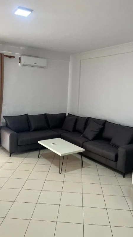 Tirane, jepet me qera apartament 2+1 Kati 8, 75 m² 450 € (astir)