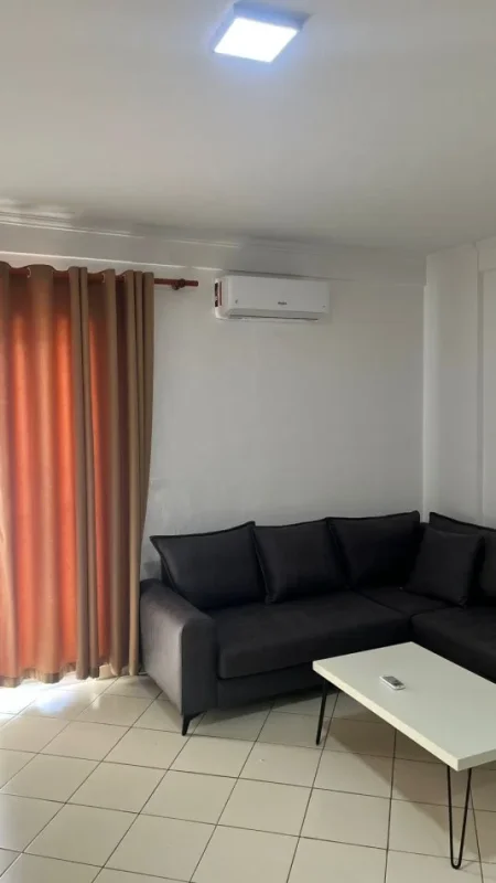 Tirane, jepet me qera apartament 2+1 Kati 8, 75 m² 450 € (astir)